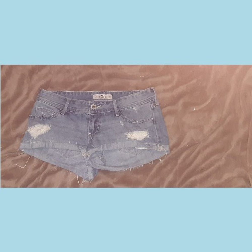 Hollister Size 3 Faded Distressed Shorty Shorts